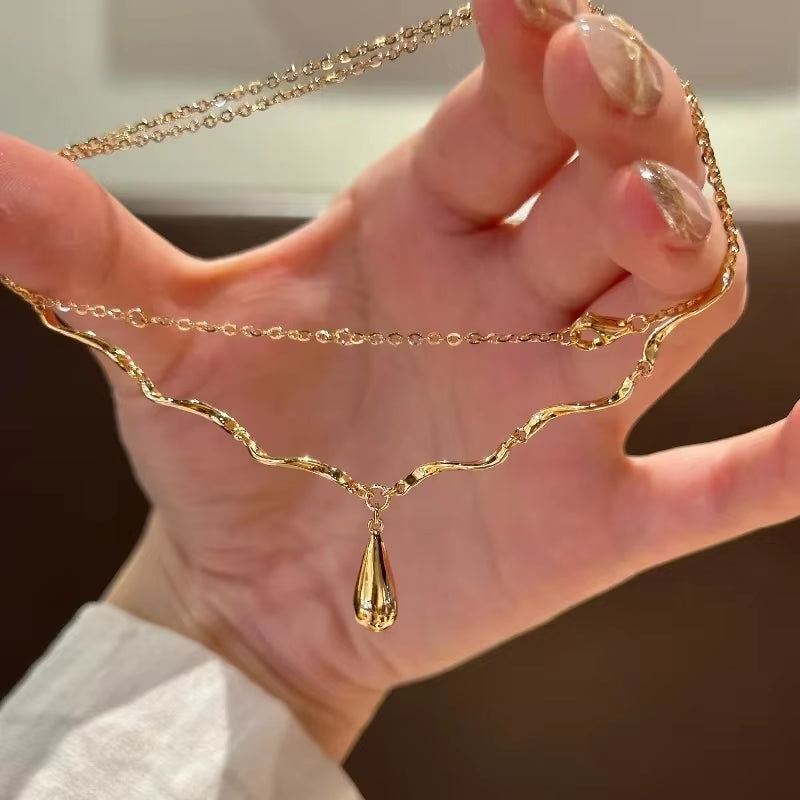 New in Vintage Glossy Water Droplet Necklaces Light Luxury Laziness High Quality Irregular Tassel Collar Chain Fine Jewelry