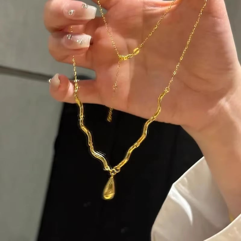 New in Vintage Glossy Water Droplet Necklaces Light Luxury Laziness High Quality Irregular Tassel Collar Chain Fine Jewelry